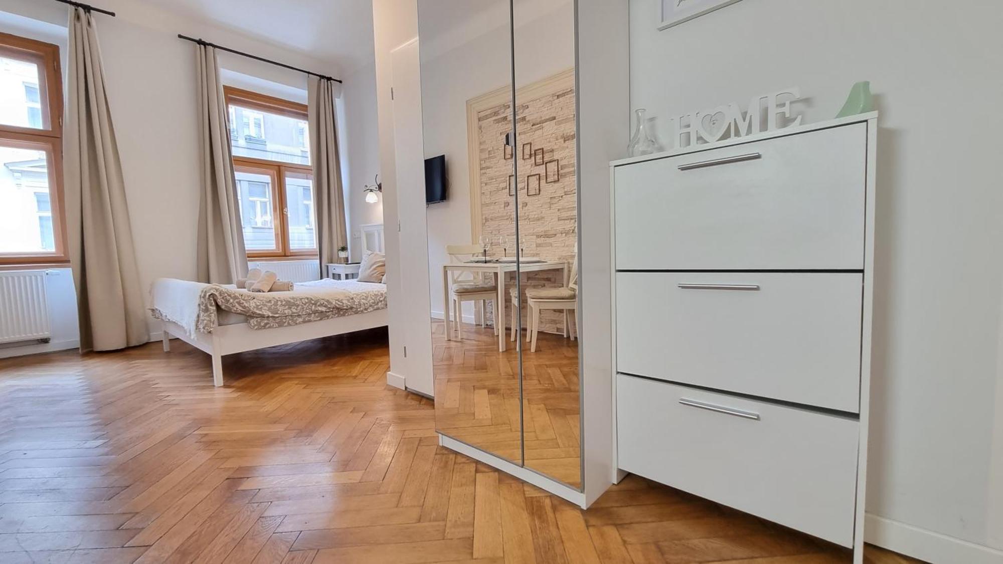 Finnem Rentals Florenc プラハ エクステリア 写真